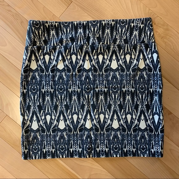 American Eagle Outfitters mini skirt (medium) - Picture 2 of 5